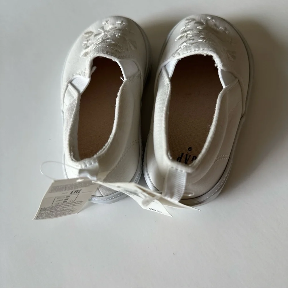 Baby Gap Embroidery Floral White Slip On Shoes Flawed Read ⬇️